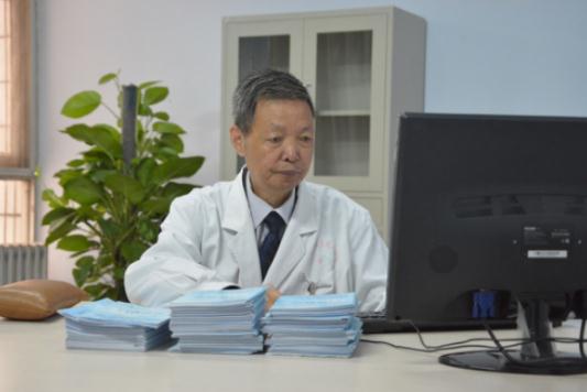 73岁名老中医李发枝教授:中医治艾滋效果让数据说话